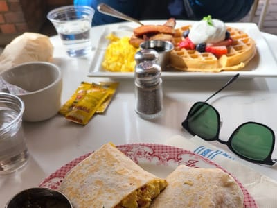 Jeannine's Restaurant & Bakery