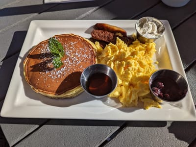 Jeannine's Restaurant & Bakery