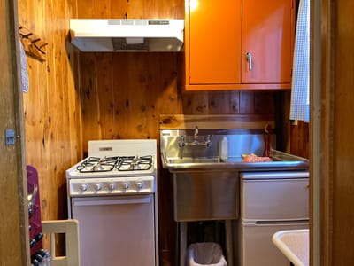 Jo's Motel & Campground