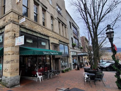 Johnny's Bagels & Deli