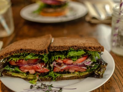 Jon & Patty's Coffee Bar & Bistro