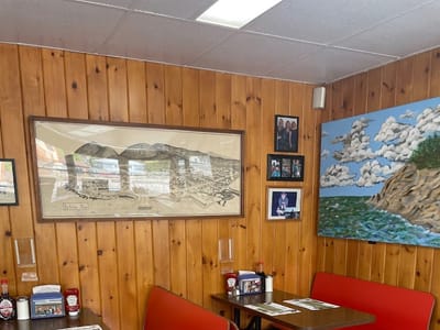 Jordan's Restaurant - Breakfast - Lobster Rolls - Burgers - Pancakes - Sandwiches