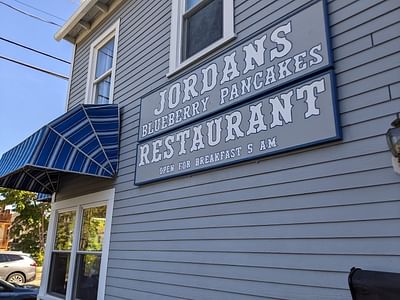 Jordan's Restaurant - Breakfast - Lobster Rolls - Burgers - Pancakes - Sandwiches