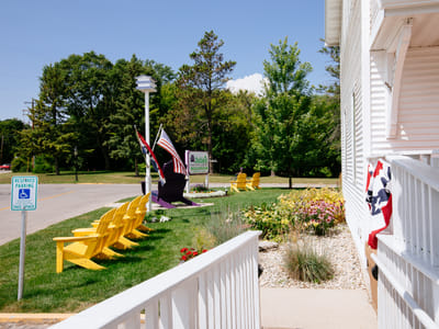 Julie's Park Cafe & Motel