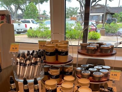 Kilauea Market + Cafe