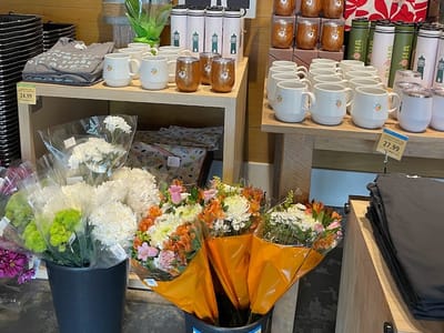 Kilauea Market + Cafe