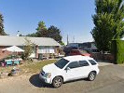 King's Scoop Ice Cream