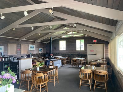 Kula Sandalwoods Inn & Cafe