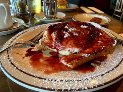 Kula Sandalwoods Inn & Cafe