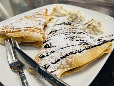 La Crepe Bakery & Café