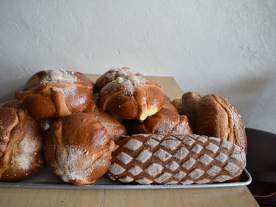 La Luna Bakery & Cafe