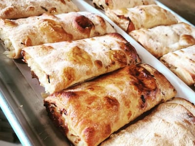 La Luna Bakery & Cafe