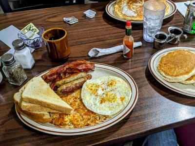 Lake Tomahawk Village Cafe & Pub