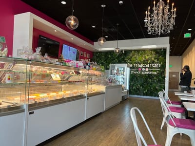 Le Macaron French Pastries