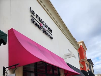 Le Macaron French Pastries