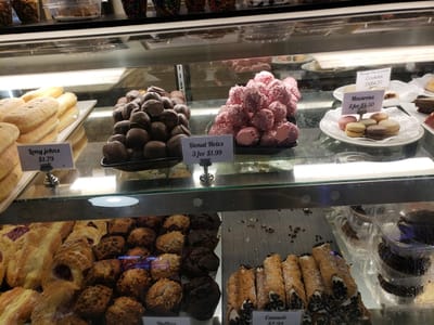 Le Paris Bakery & Cafe