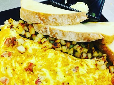 LeeAndrea's Sweet Treats Cafe & Bakery