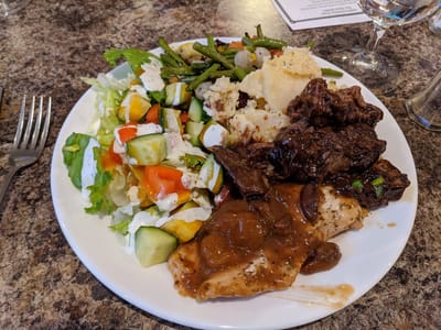 Leonardo's Café & Catering