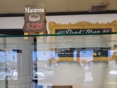 Les Amis Bake Shoppe