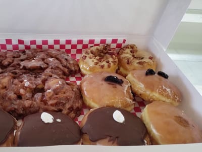 Lickin’ Good Donuts and Coffee