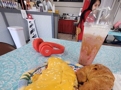 Lighthouse Coffee & Cafe