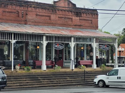 Lightnin' Bugs Cafe and Bakery