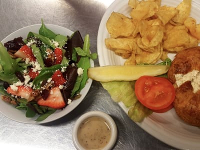 Lightnin' Bugs Cafe and Bakery