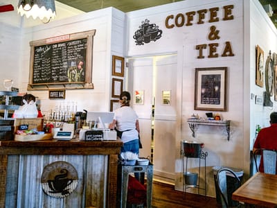 Lightnin' Bugs Cafe and Bakery