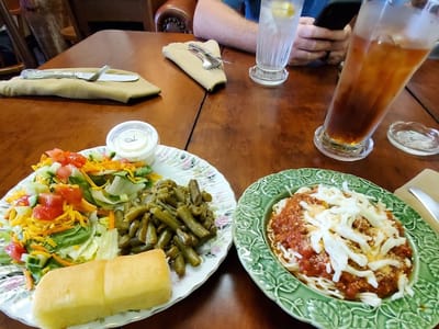 Lilie's On The Square