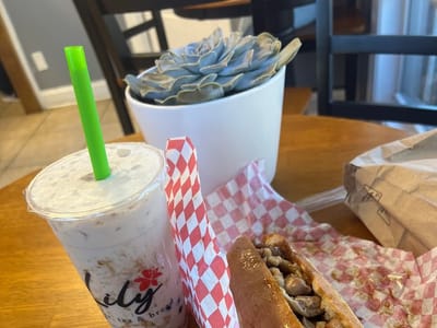 Lily coffee, tea & bread