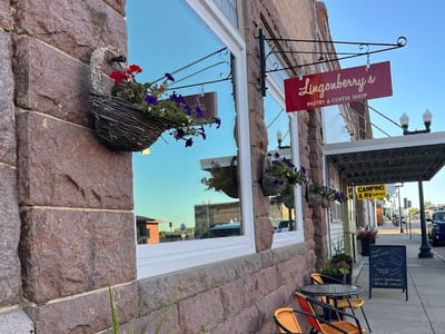 Lingonberry's Pastry and Coffee Shop & Lodge