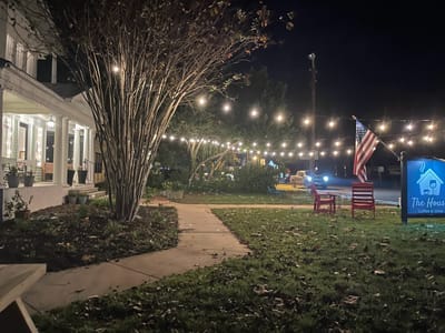 Little Milam, coffee, wine & eatery