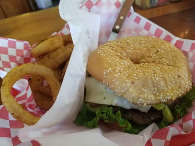 Little Pine Lodge & Souvenir Shop