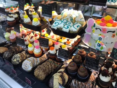 Livy Cakes & Two Roasting Joes