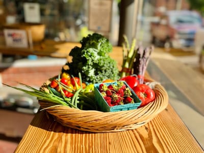 Local Roots Market & Café