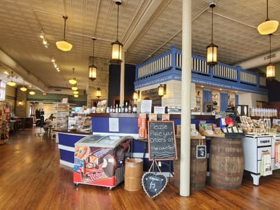 Lock 16 Cafe & Visitor Center