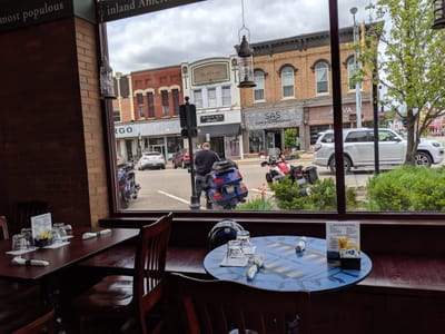 Lock 16 Cafe & Visitor Center