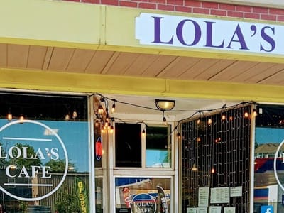 Lola's Cafe