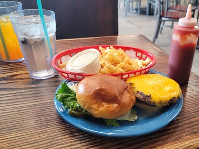 Lonnie's | Roadhouse Café