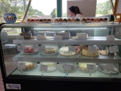 Look Up Dessert Cafe