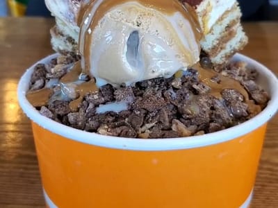 Look Up Dessert Cafe