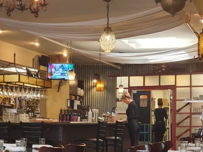 Los Olivos Wine Merchant & Cafe