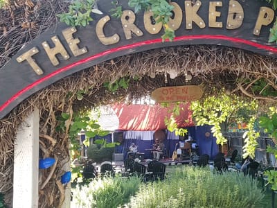 Los Olivos Wine Merchant & Cafe