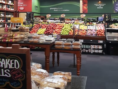 Lowe's Signature Market