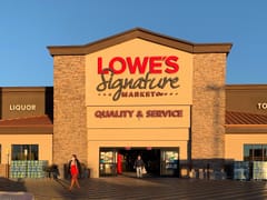 Lowe's Signature Market
