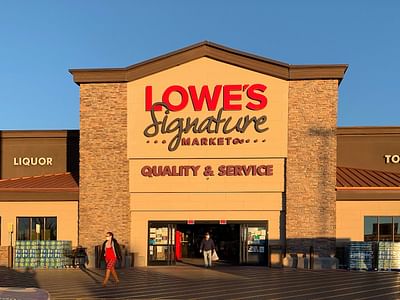Lowe's Signature Market