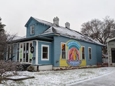 Lucky Cat Cafe & Lounge