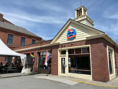 Lucky's Coffee Garage