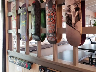 Lucy's On Lighthouse