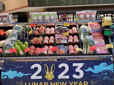 Lueken's Village Foods-South